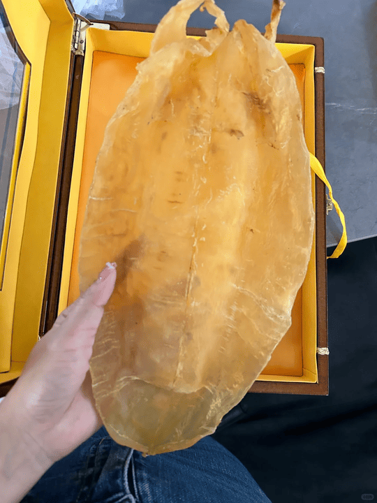 [Kam Hoi Shing Buyback Case] Mrs. Chan Sells Premium Aged Large-Croaker Fish Maw from Her Safe-Deposit Box Before Emigrating