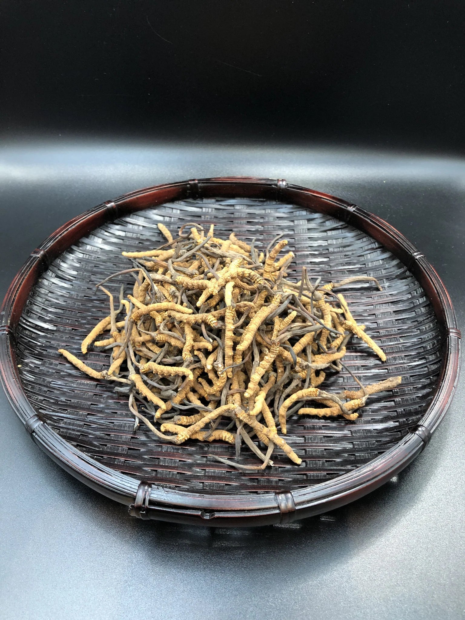 親友饋贈那曲冬蟲夏草 蟲體飽滿色澤金黃 金海晟回收